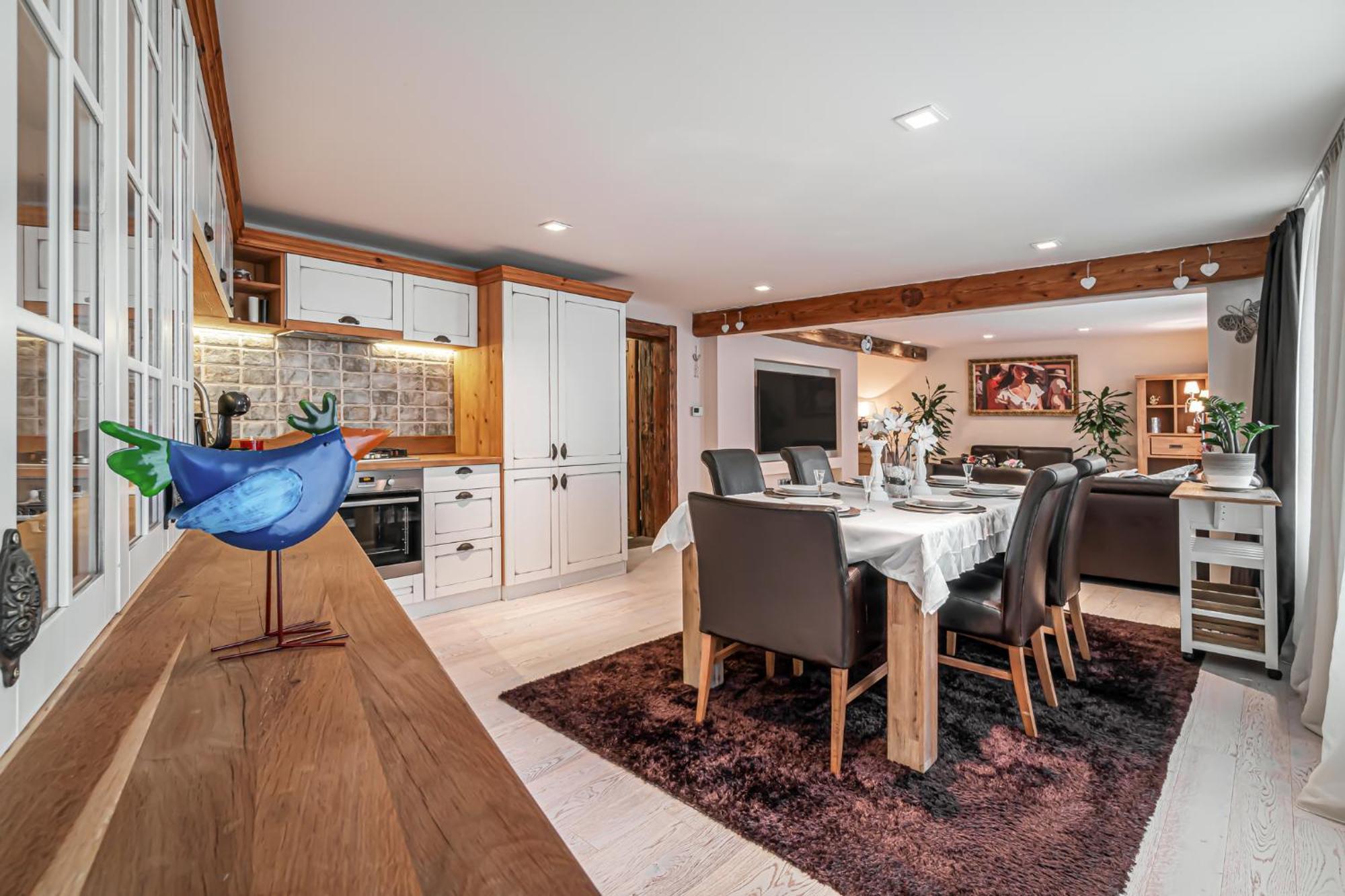 Luxurious And Royal Apartment In The Old Town Братислава Екстериор снимка